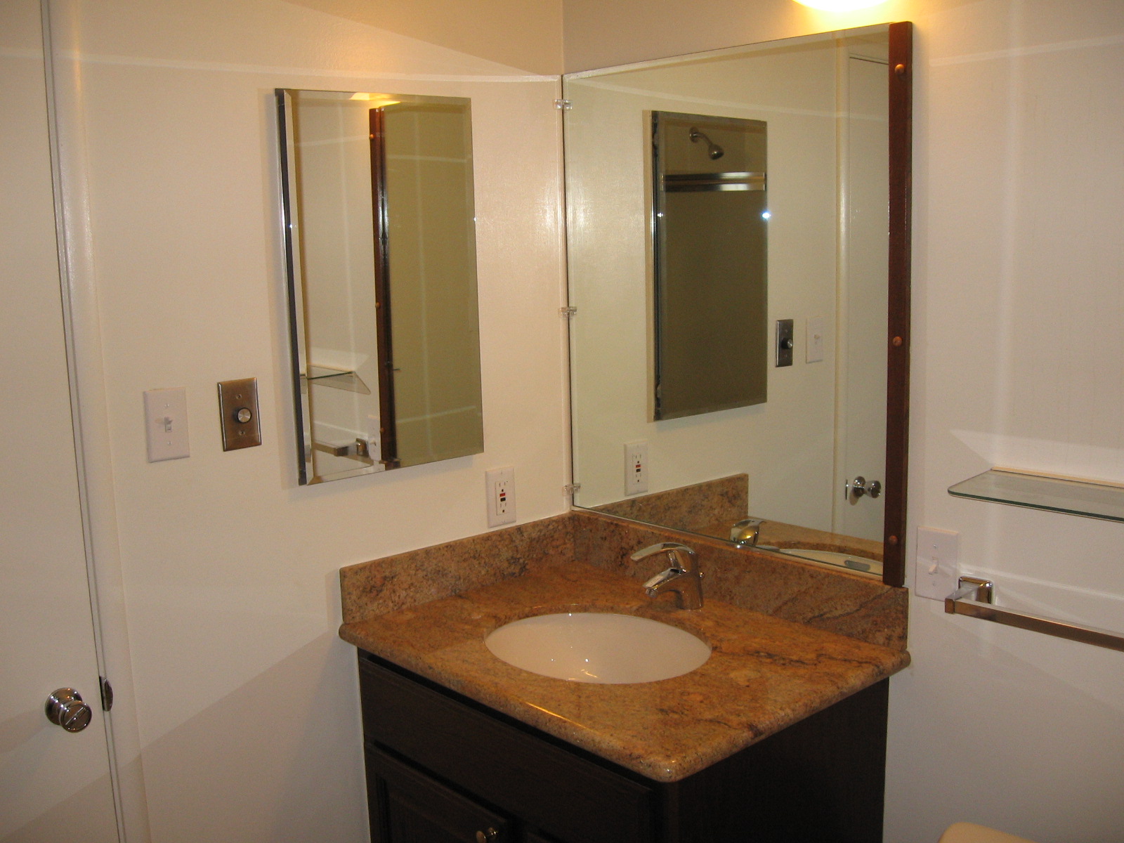 Marvin's - The Boys' Bathroom