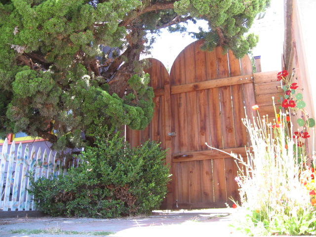 Purple House Gate
