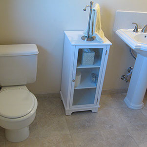 Peter's Upstairs Bathroom